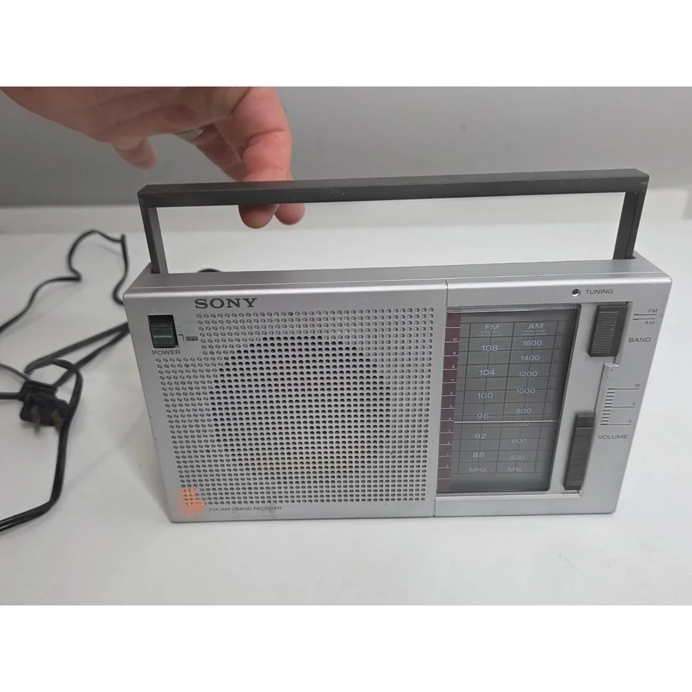 Sony ICF-710W FM/AM 2 Band Receiver Radio Portable Tested Working Vinatge